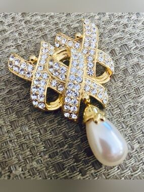Ivana Trump rare brooch